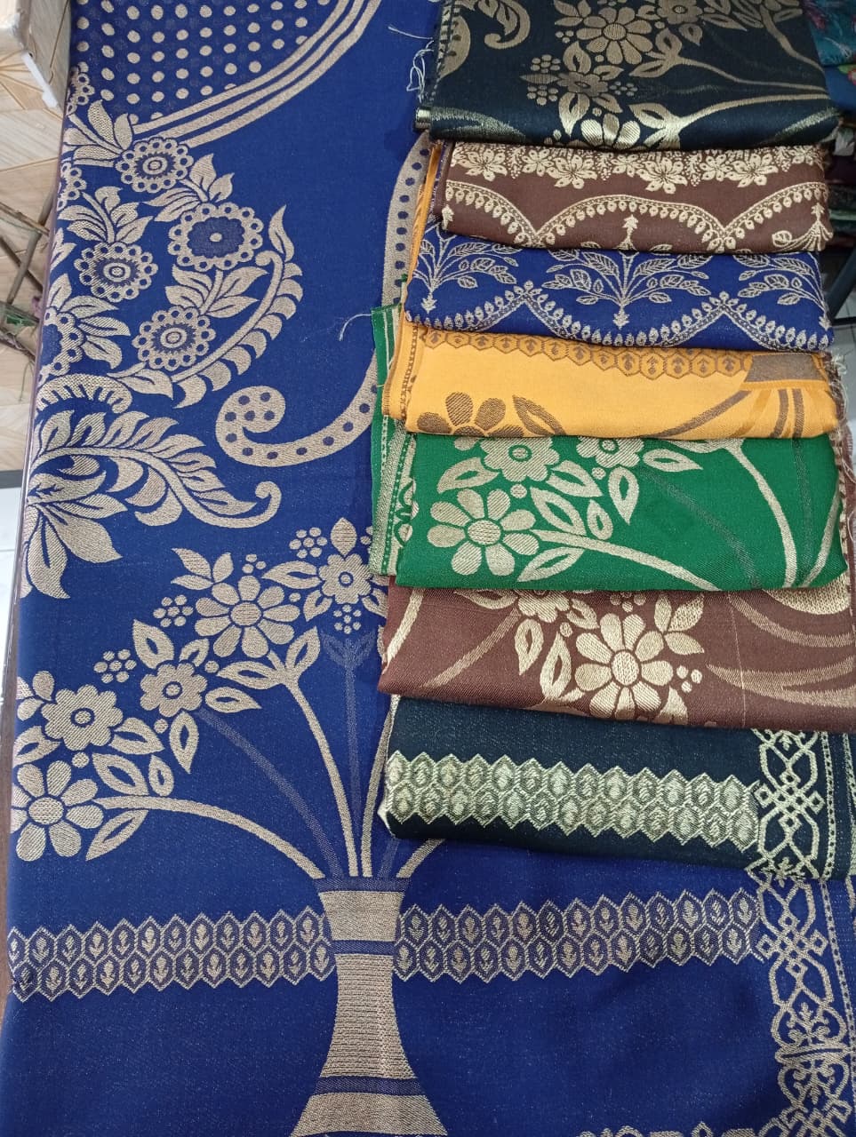 Pashmina wool Jacquaired shawl in large size