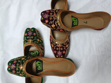 Multani Velvet wd embroidered work khussa available in 2 colours maroonn nd green