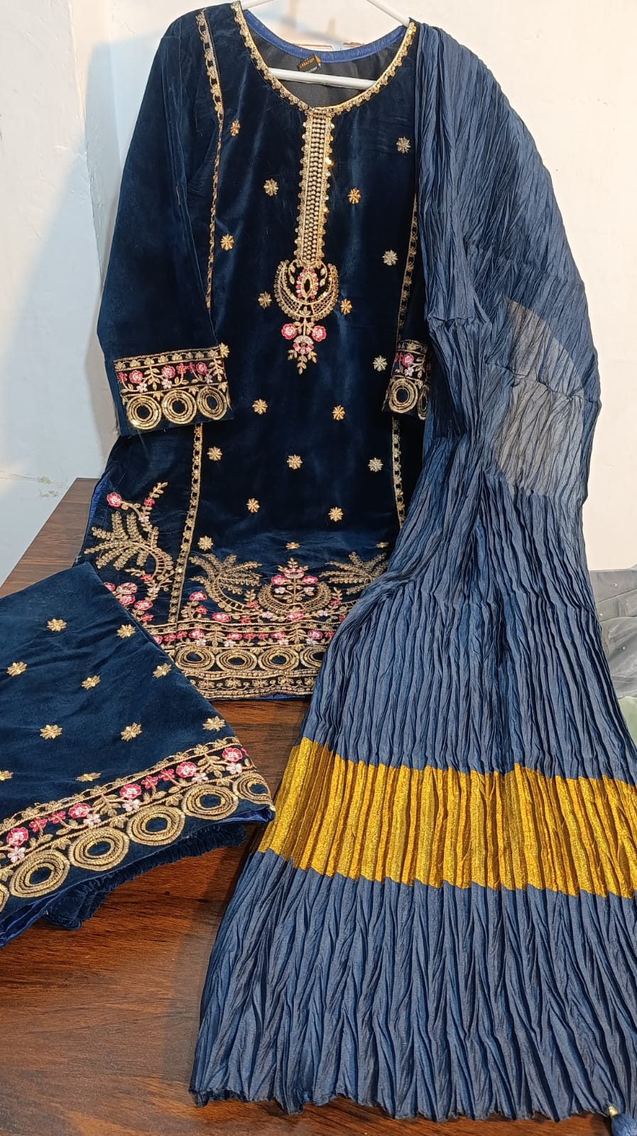 Champion velvet 3pc embroidered