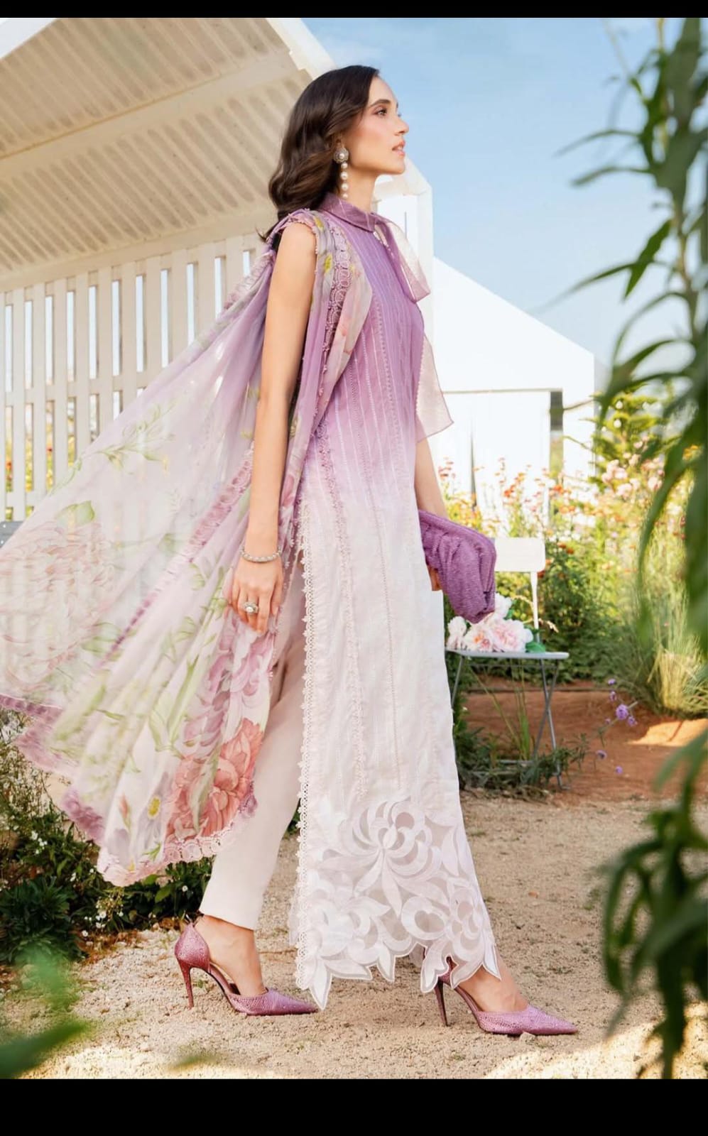 Mariab lawn chickenkari  3pc wd patches nd  chiffon dupta,  3pc unstiched