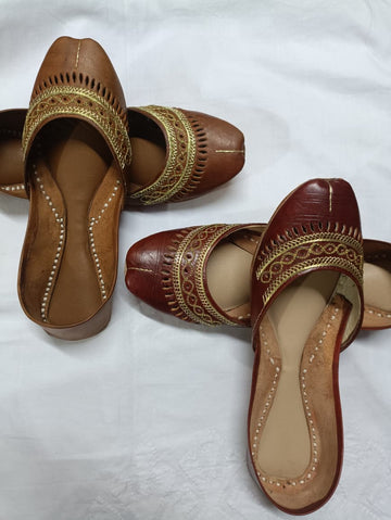 Multani khussa leather wd tilla work available in 2 colours