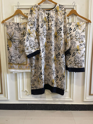 Shamoz Silk Stitched 3Pc Available in medium nd xl