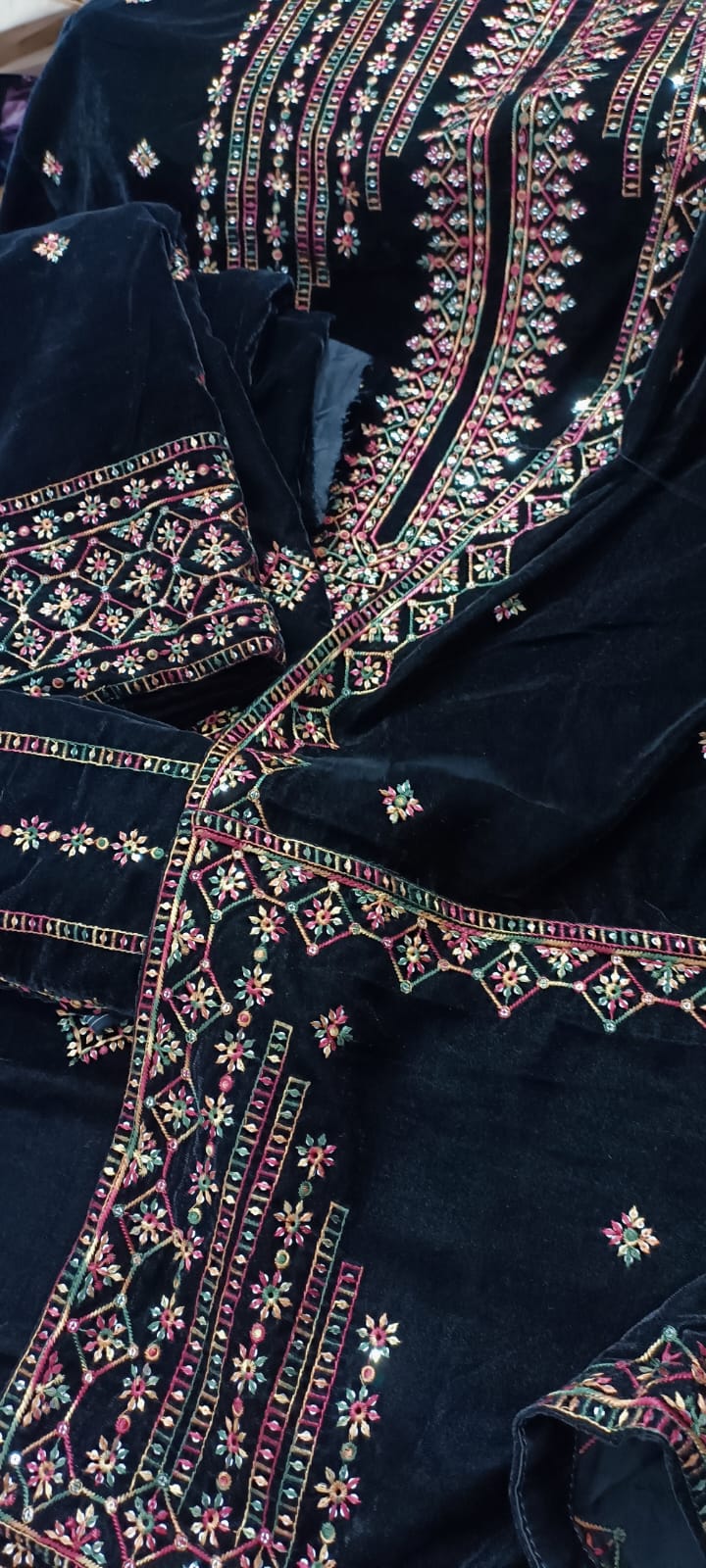 9000 Micro Velvet Luxury Collection 3pc(, shirt front back sleeves dupata embroidered wd plan velvet trouser)