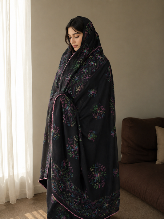 Handmde embroidered lawn chadr wd kacha tanka multi work